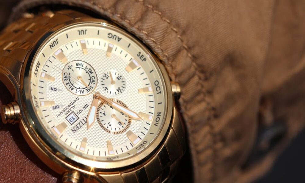 selina's gold watch online free